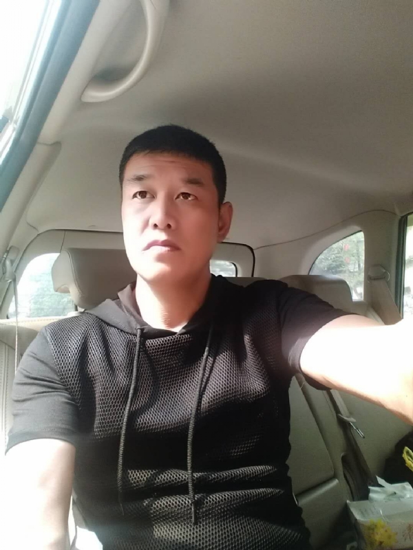 深爱的疯子的第一张照片--衡阳相亲服务中心
