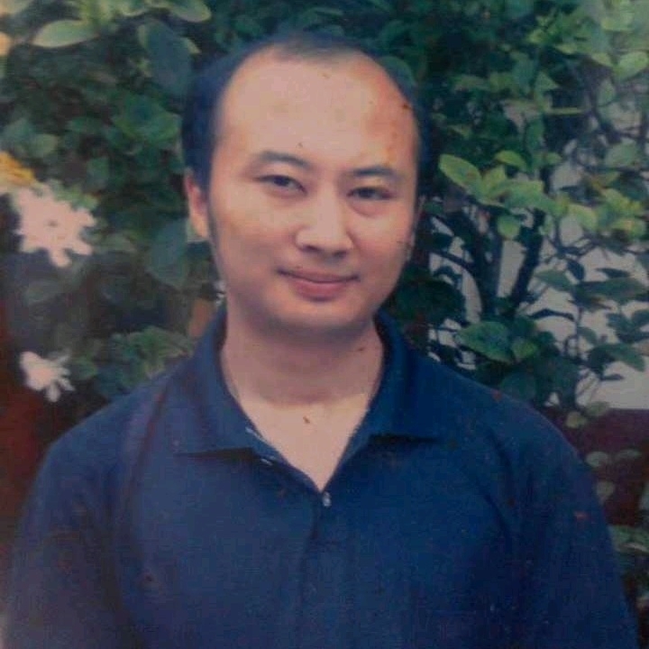 石峰里的生命的第一张照片--衡阳相亲服务中心