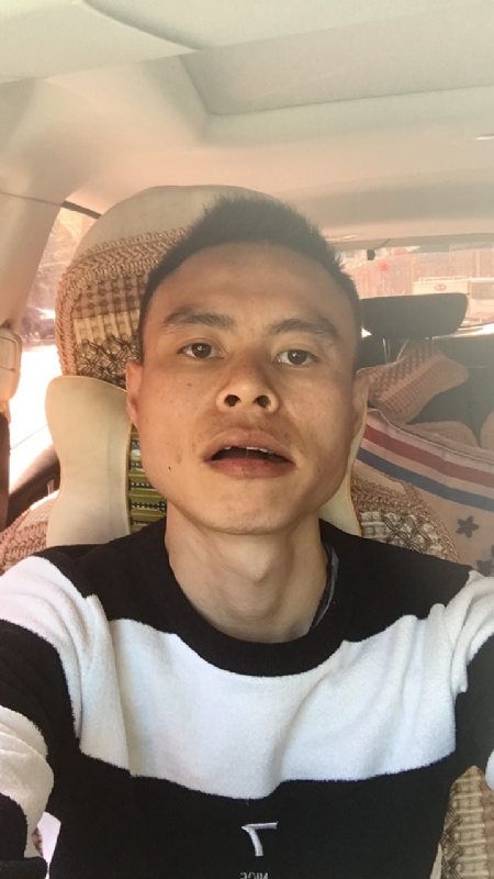 小何的第一张照片--衡阳相亲服务中心