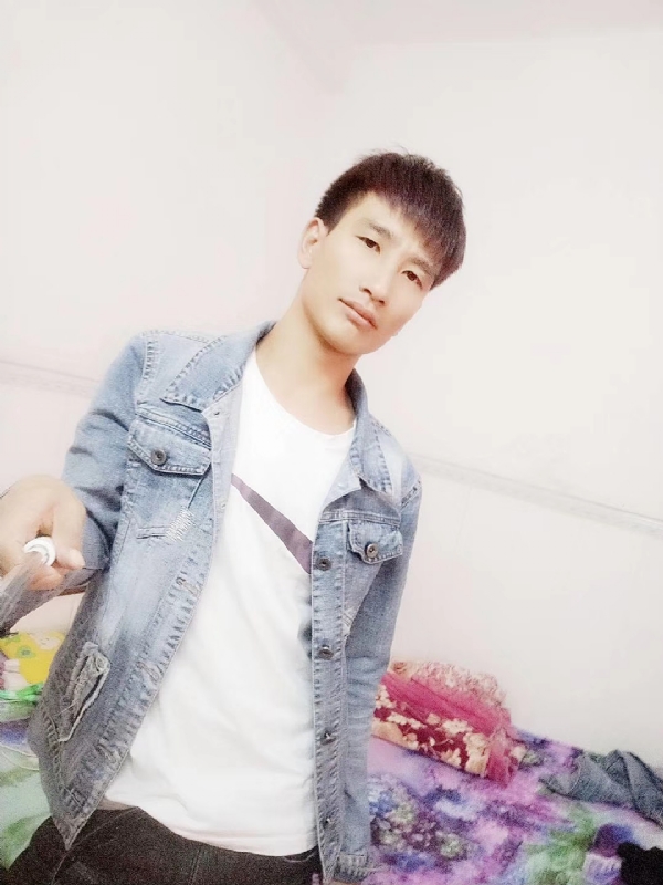 心好痛的第一张照片--衡阳相亲服务中心