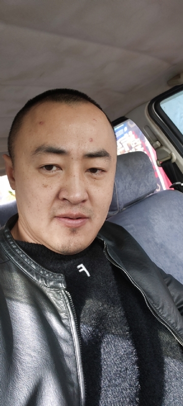 精神九哥的第一张照片--衡阳相亲服务中心