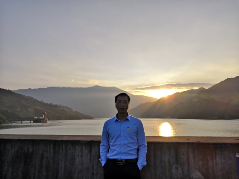 庸人自扰的第一张照片--衡阳相亲服务中心