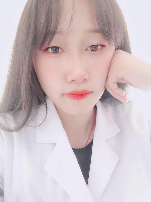 白婚纱的第一张照片--衡阳相亲服务中心