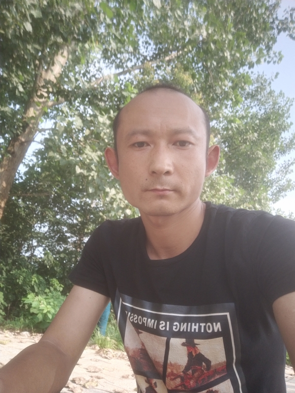 80大叔的第二张照片--衡阳相亲服务中心