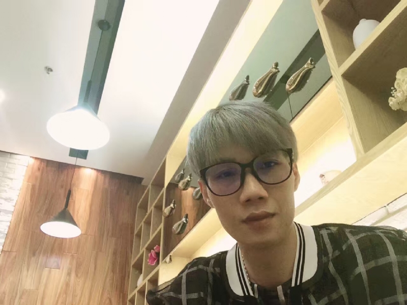 黄峰的第一张照片--衡阳相亲服务中心