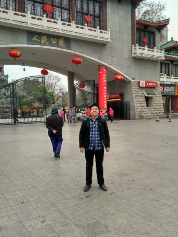 在奋斗的第一张照片--衡阳相亲服务中心