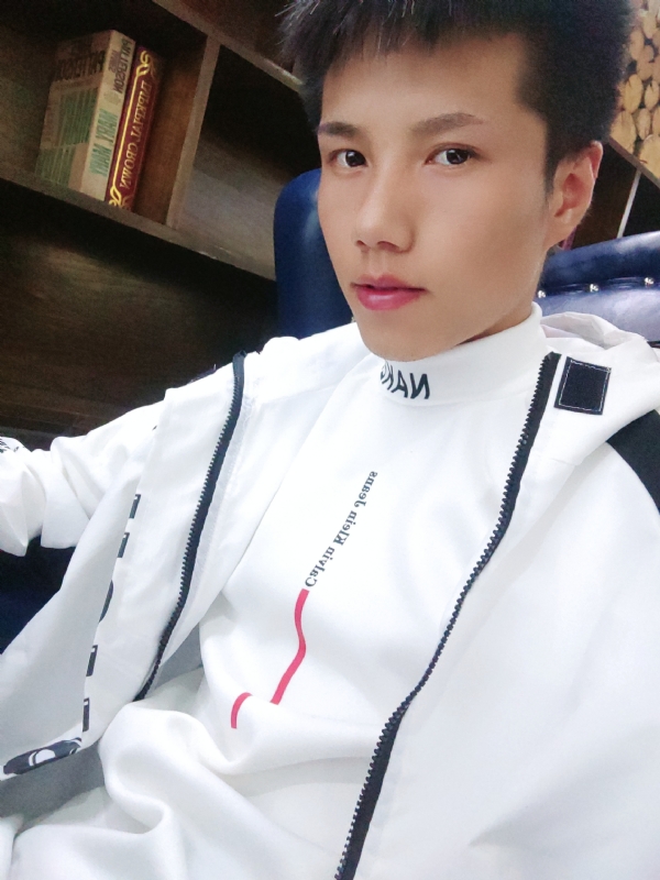 梁辞的第二张照片--衡阳相亲服务中心