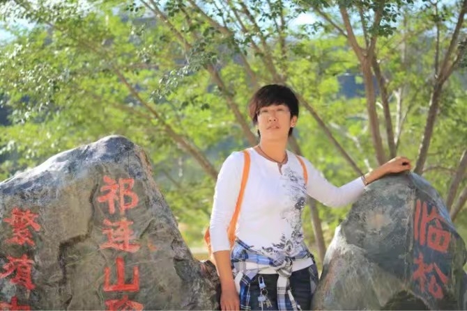 弱水河边青春草的第一张照片--衡阳相亲服务中心