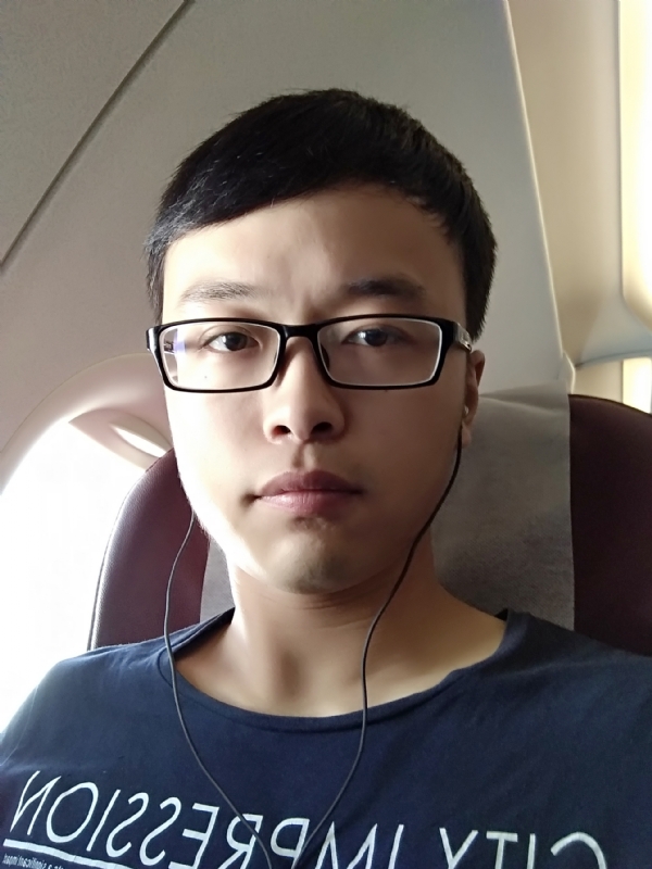 在水一方的第二张照片--衡阳相亲服务中心