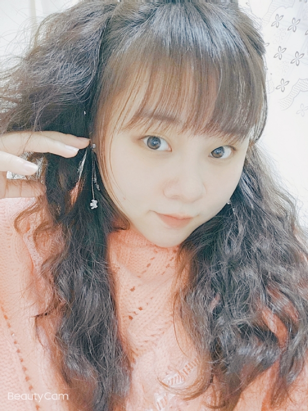 艾薇儿的第一张照片--衡阳相亲服务中心