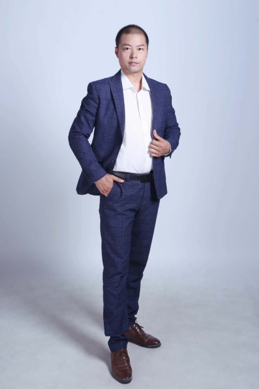 努力的青年的第一张照片--衡阳相亲服务中心