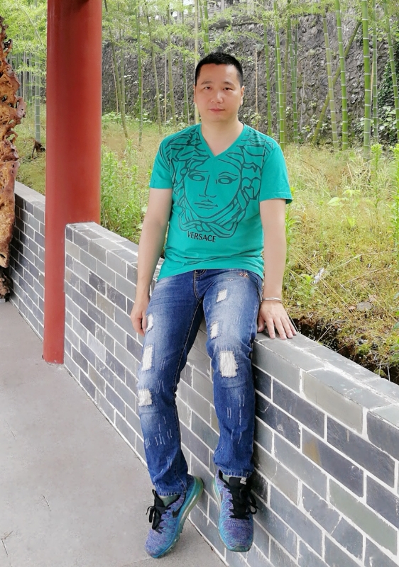 缘分不易的第一张照片--衡阳相亲服务中心