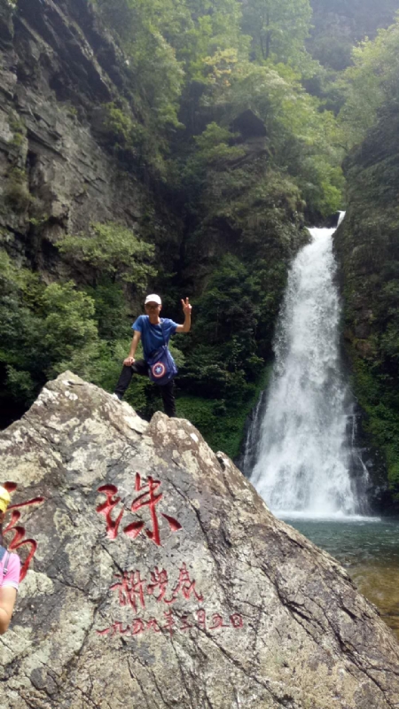 海岸岩崖的第一张照片--衡阳相亲服务中心