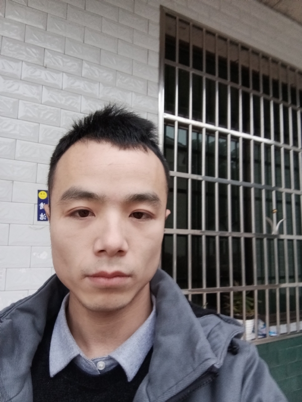 笑得那么开心的第一张照片--衡阳相亲服务中心