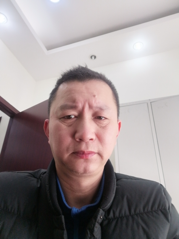 相视而笑的第一张照片--衡阳相亲服务中心