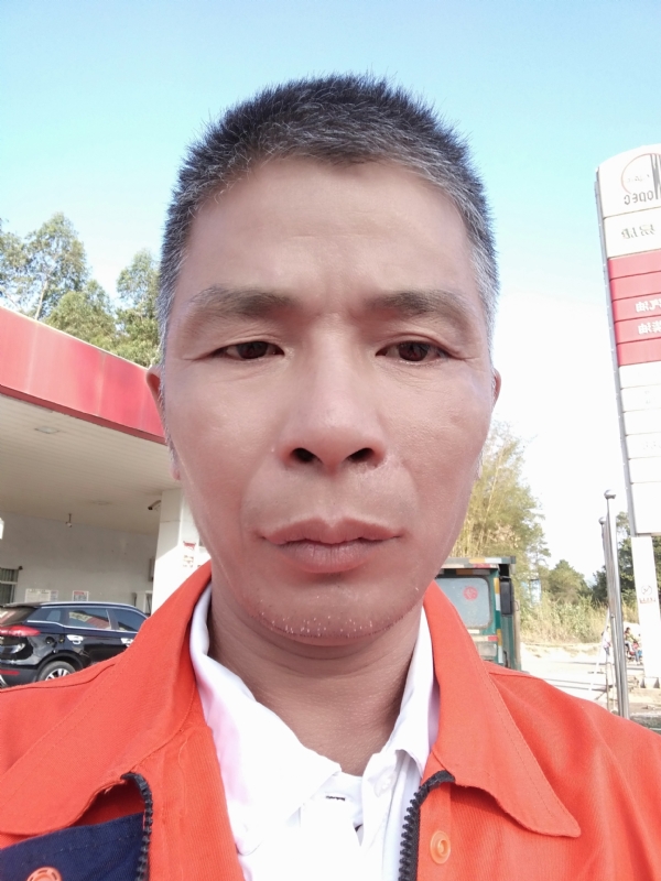 静候缘分的第一张照片--衡阳相亲服务中心