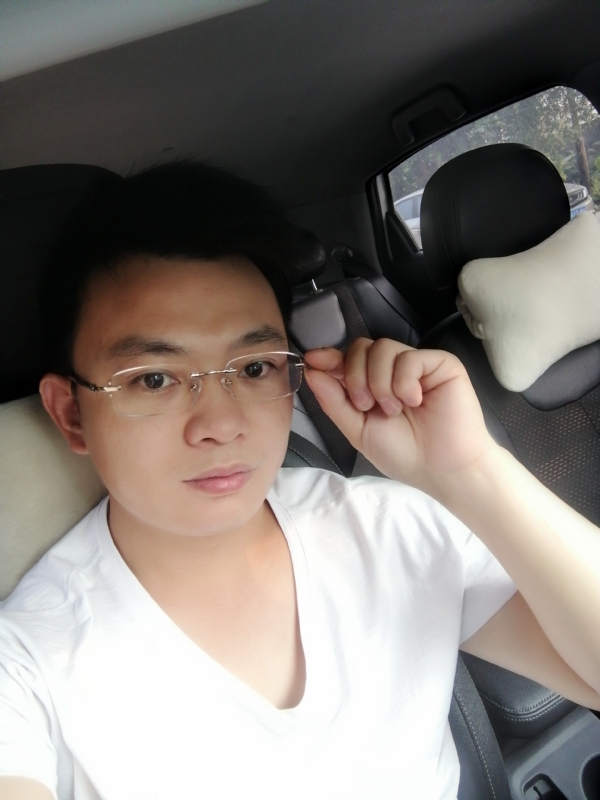 幸福的拥抱的第二张照片--衡阳相亲服务中心