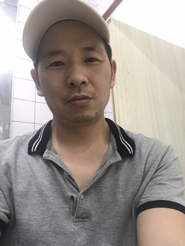 老何的第一张照片--衡阳相亲服务中心