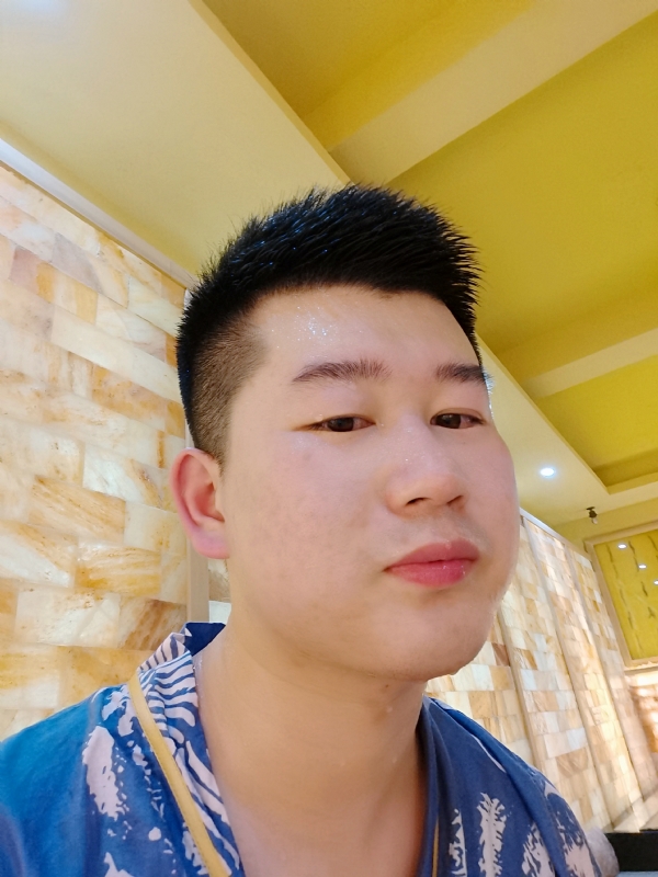 六月与阿十二的第一张照片--衡阳相亲服务中心