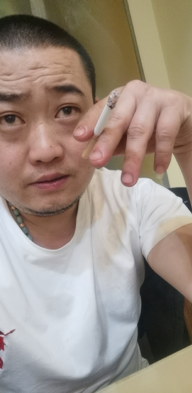 孤独的螃蟹的第一张照片--衡阳相亲服务中心