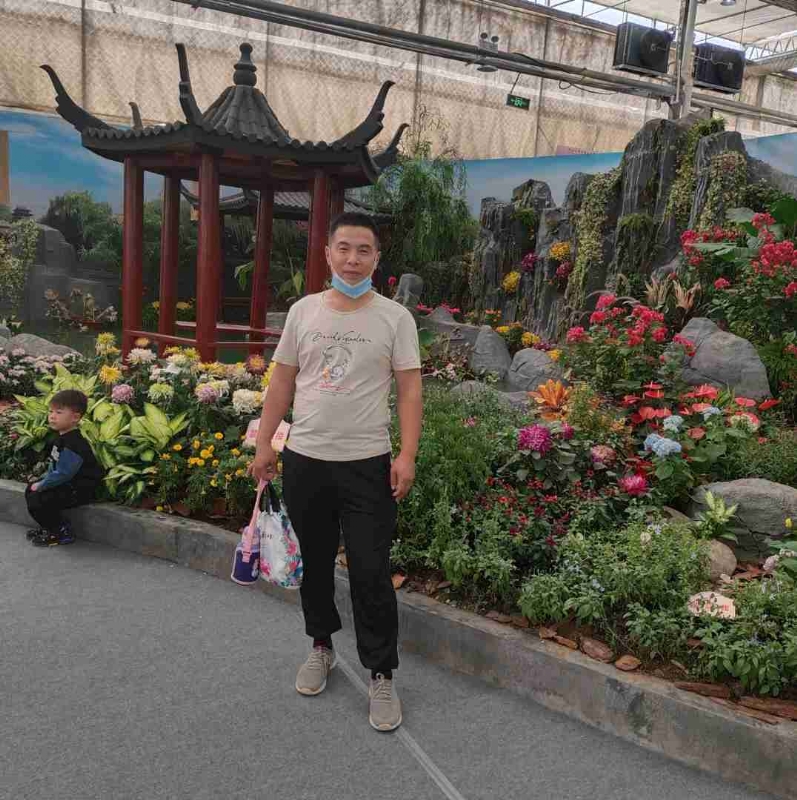 受伤的痴情男的第一张照片--衡阳相亲服务中心