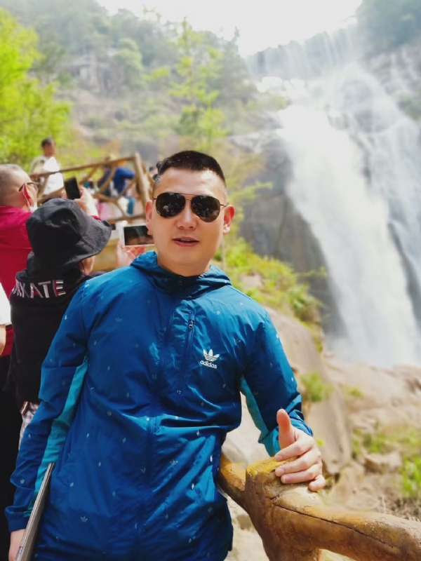 钟爱一生的第一张照片--衡阳相亲服务中心