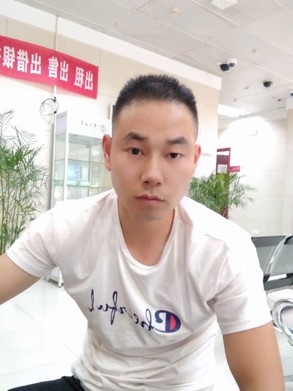 小少的第二张照片--衡阳相亲服务中心