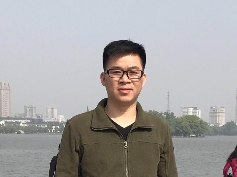 孔雀鱼的第一张照片--衡阳相亲服务中心