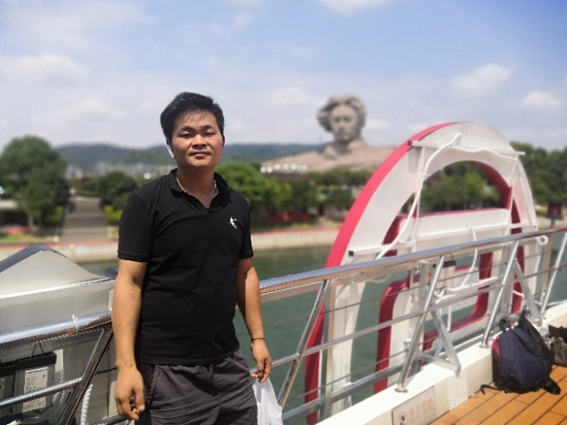 龙的传人的第一张照片--衡阳相亲服务中心