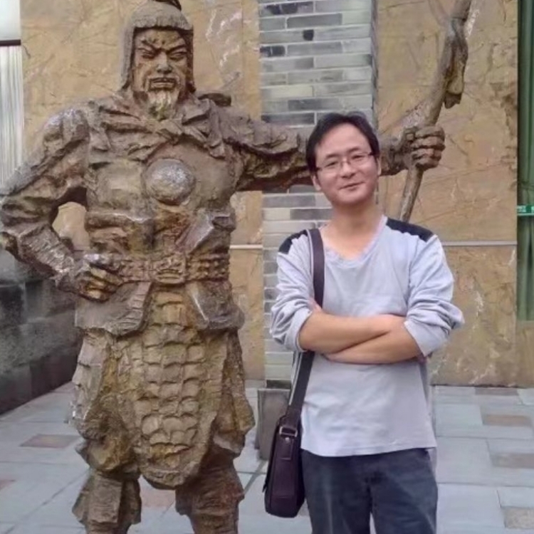 孤狼的第三张照片--衡阳相亲服务中心