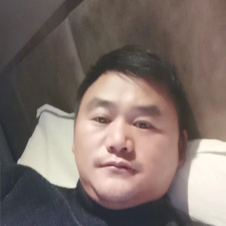 奔跑的第二张照片--衡阳相亲服务中心