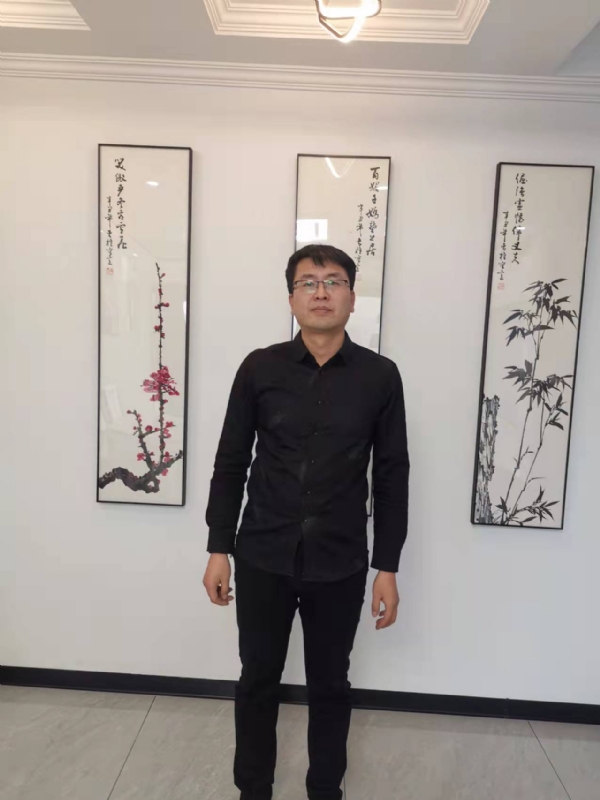 情义比天高的第一张照片--衡阳相亲服务中心