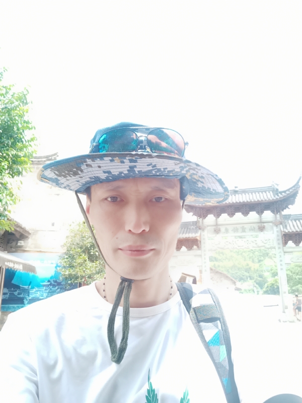 童群海的第一张照片--衡阳相亲服务中心