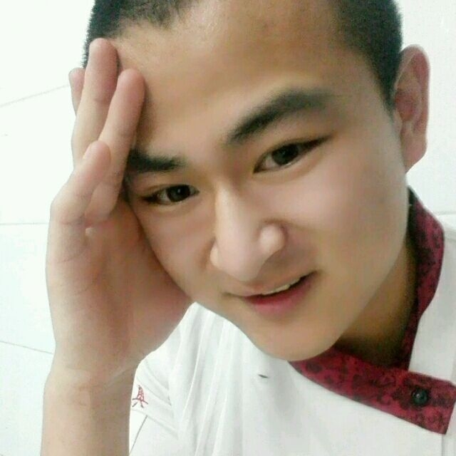 人潮拥挤的第一张照片--衡阳相亲服务中心