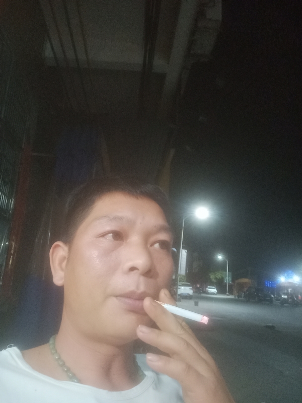 善解人意的第二张照片--衡阳相亲服务中心