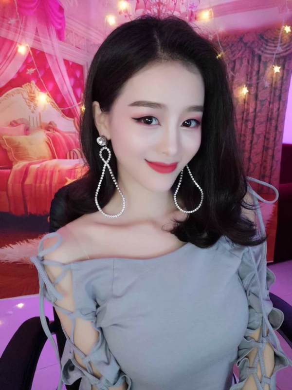 Cici的第三张照片--衡阳相亲服务中心