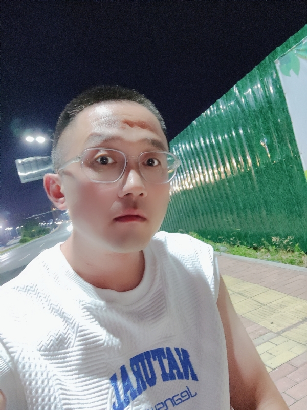 清风烈酒的第一张照片--衡阳相亲服务中心