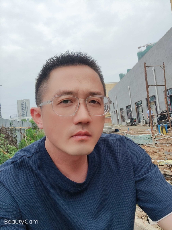 清风烈酒的第二张照片--衡阳相亲服务中心