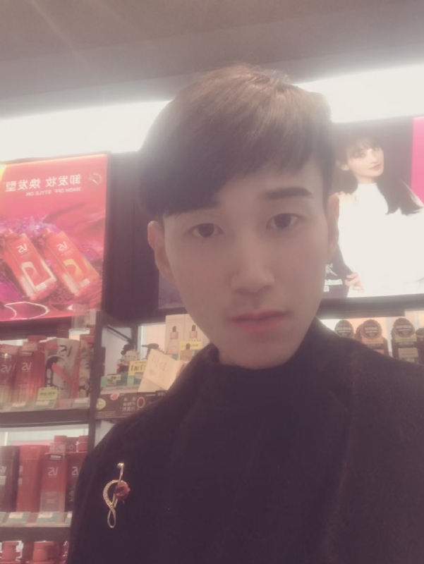 唯美的爱情故事的第一张照片--衡阳相亲服务中心