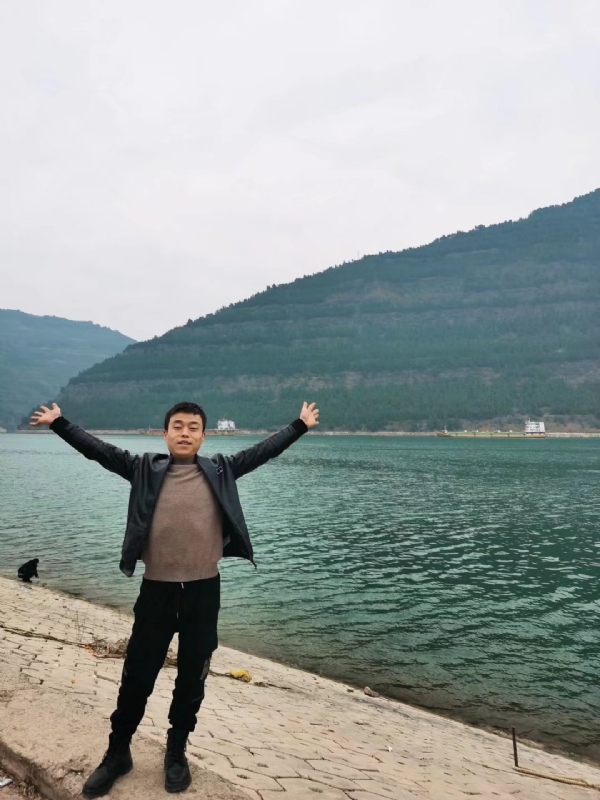 寂寞的风的第一张照片--衡阳相亲服务中心