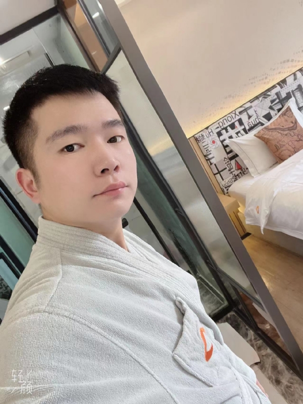 绿帽的第一张照片--衡阳相亲服务中心