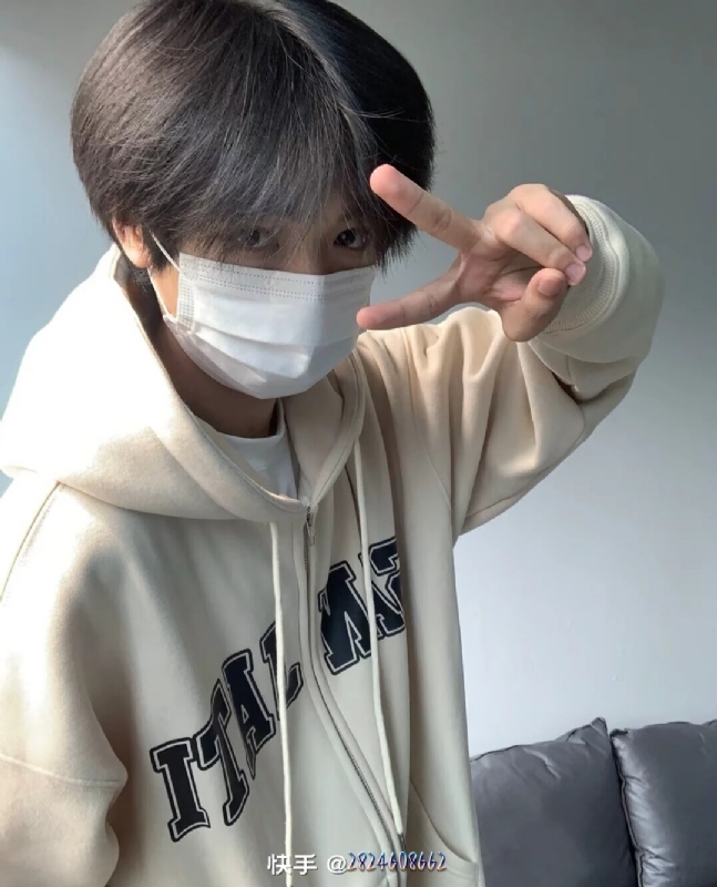 emo的风的第一张照片--衡阳相亲服务中心