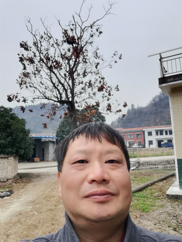 苏众青春冲浪的第一张照片--衡阳相亲服务中心