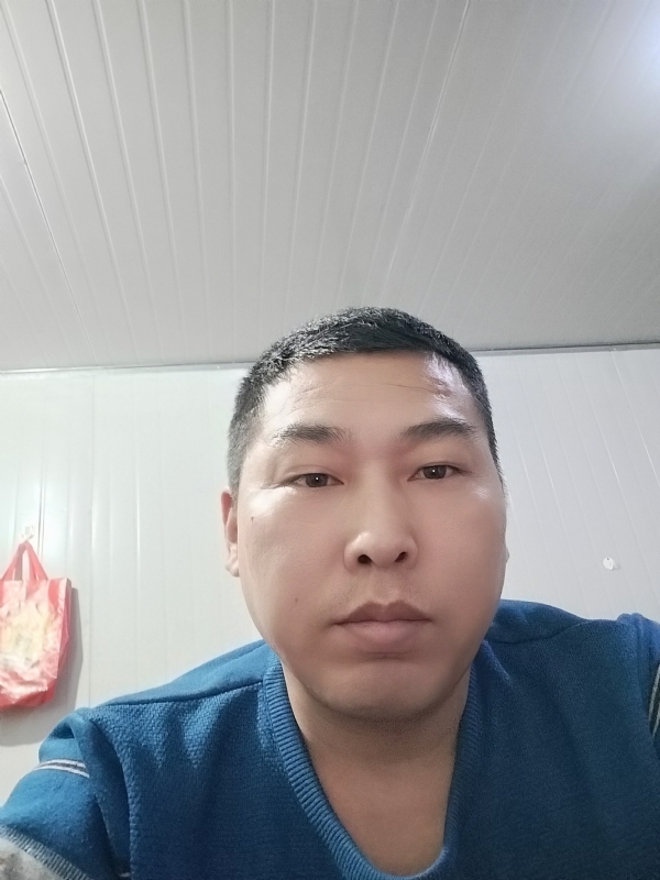 开着拖拉机去兜风的第一张照片--衡阳相亲服务中心