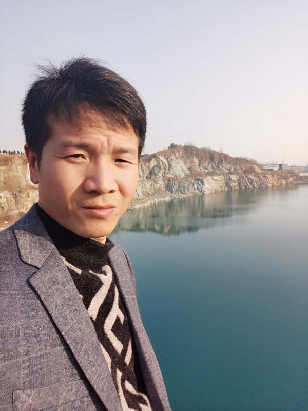 寒夜的第二张照片--衡阳相亲服务中心