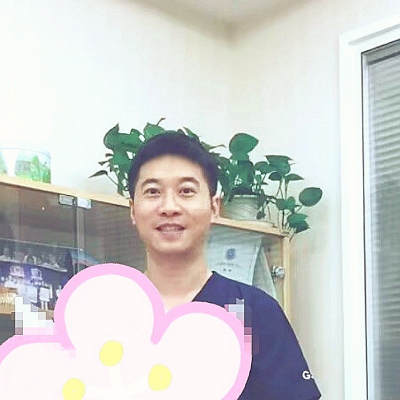 大手牵小手的第二张照片--衡阳相亲服务中心