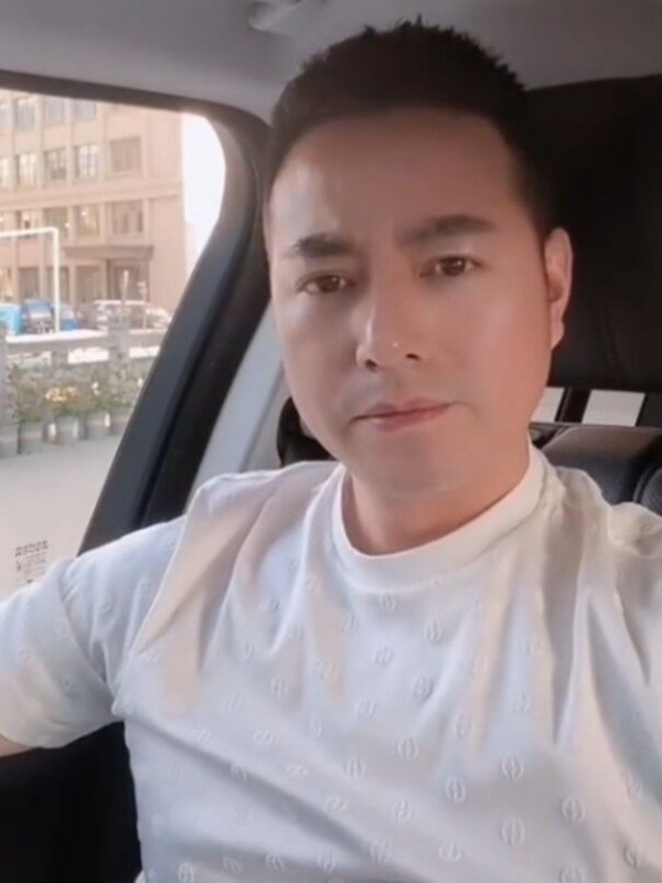 勿忘初心的第一张照片--衡阳相亲服务中心