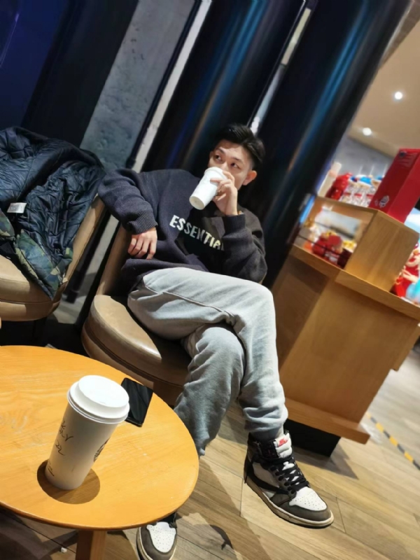 LAZY的第一张照片--衡阳相亲服务中心