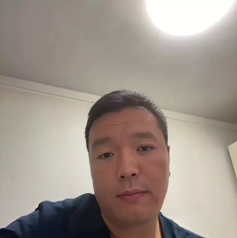 穿唐装的松鼠的第一张照片--衡阳相亲服务中心