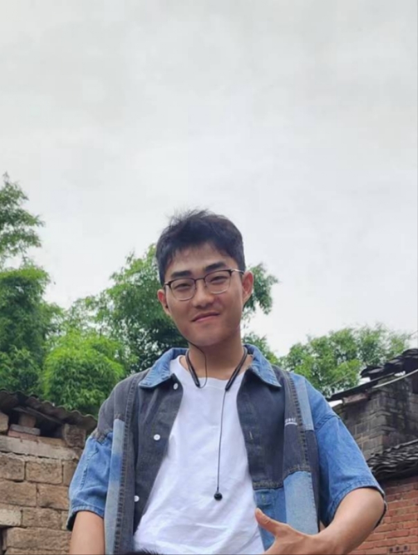 越努力越幸运的第一张照片--衡阳相亲服务中心